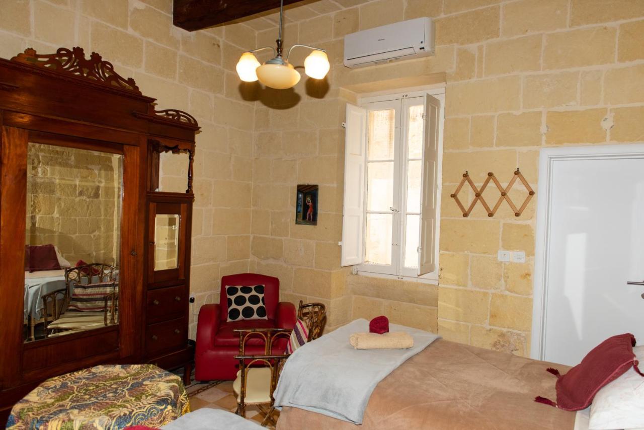 Maria Townhouse Heart Of Victoria B&B Extérieur photo
