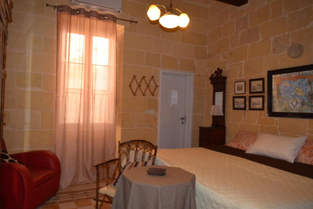 Maria Townhouse Heart Of Victoria B&B Extérieur photo
