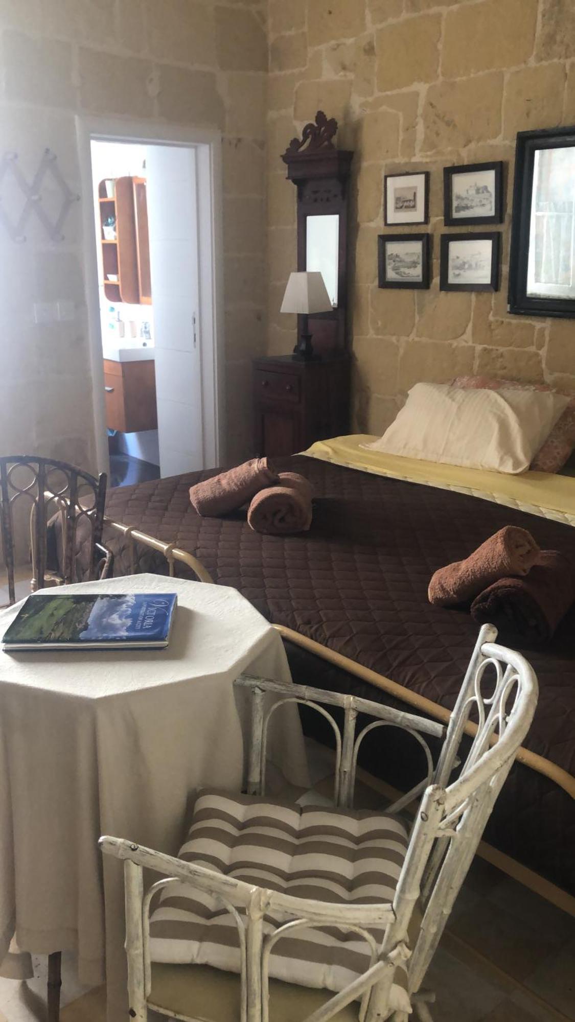 Maria Townhouse Heart Of Victoria B&B Extérieur photo